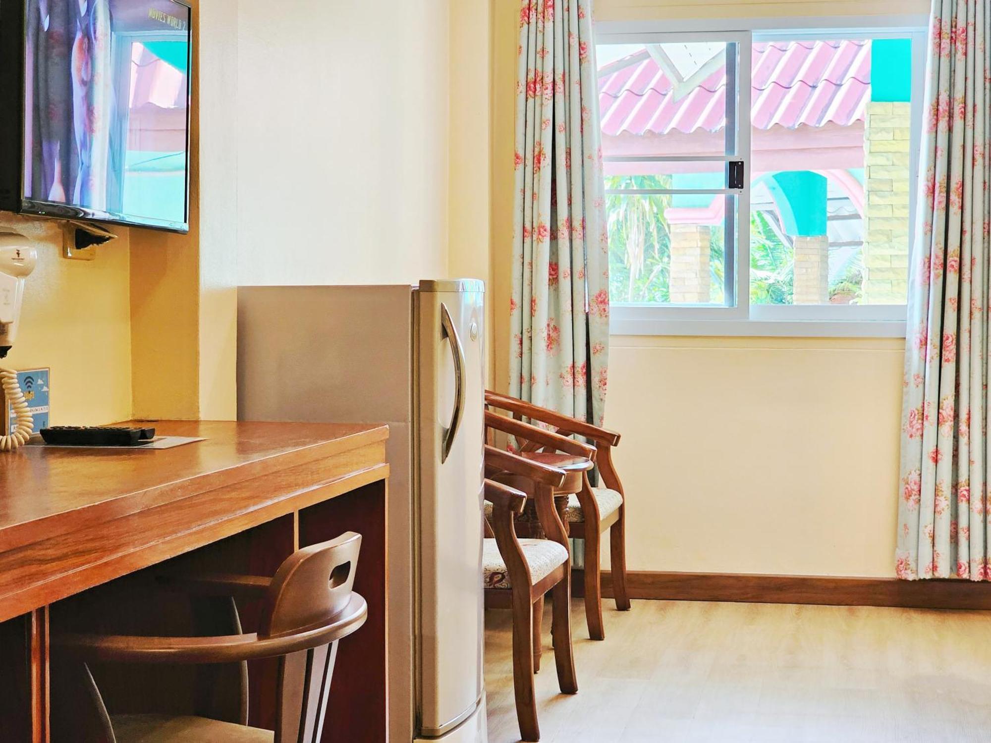 Phaithong Sotel Resort Chalong Exterior photo